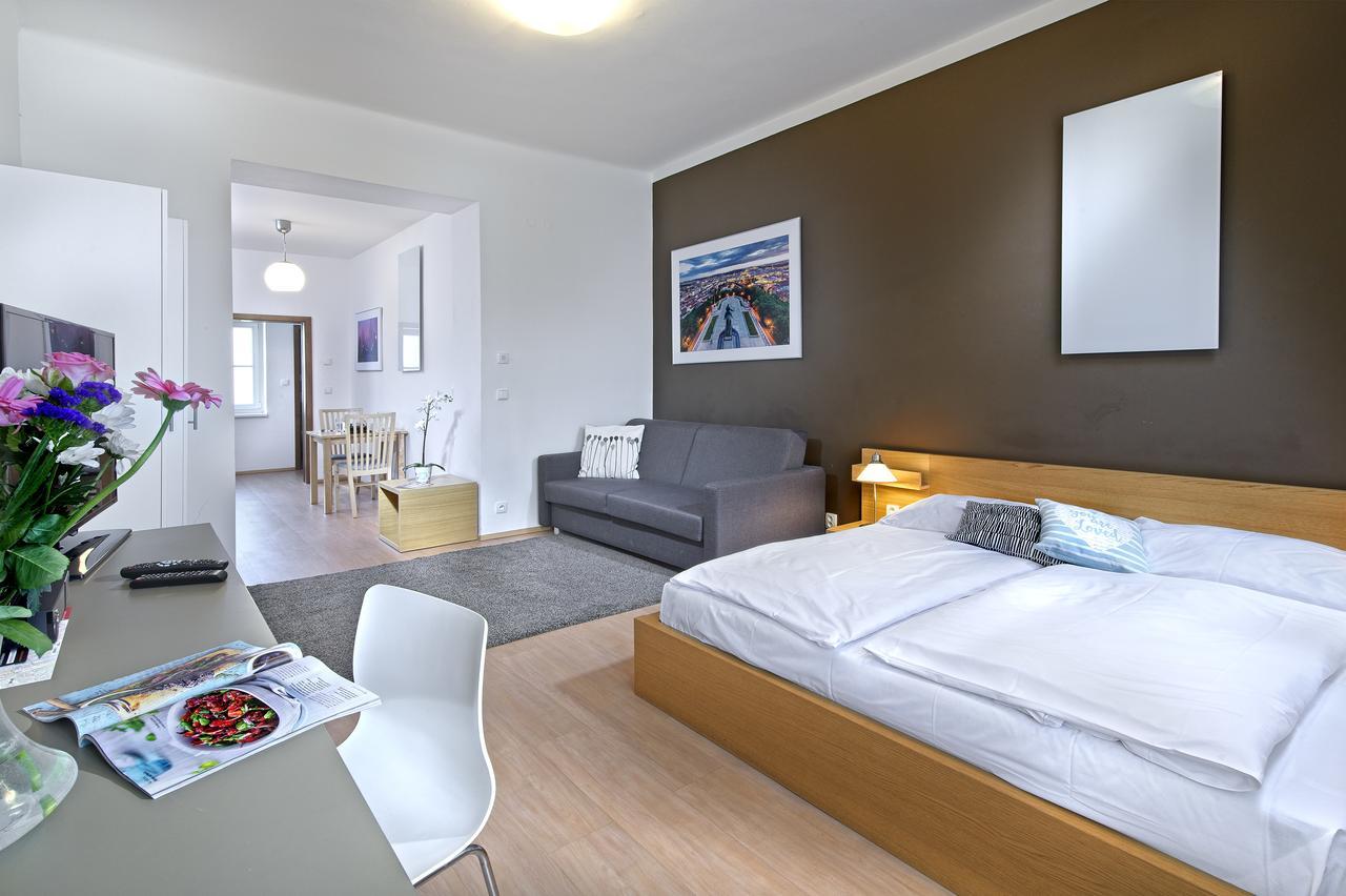 Downtown Suites Chlumova Praga Exterior foto