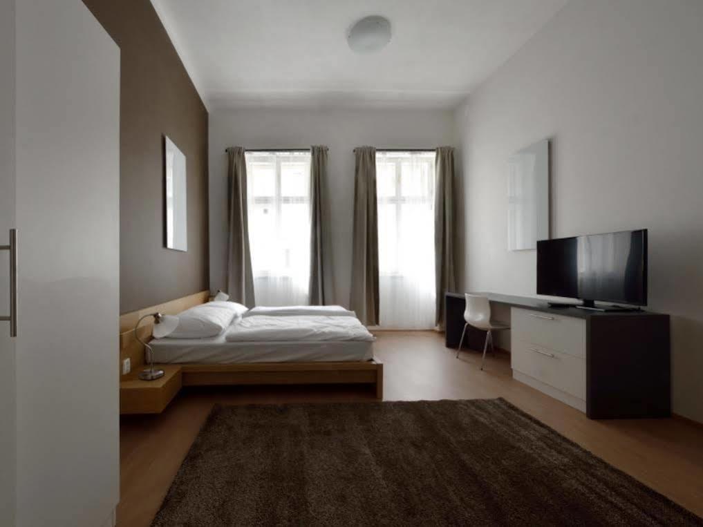 Downtown Suites Chlumova Praga Exterior foto